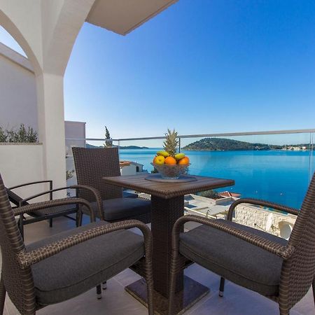 Apartmani Malis Ražanj Exteriör bild