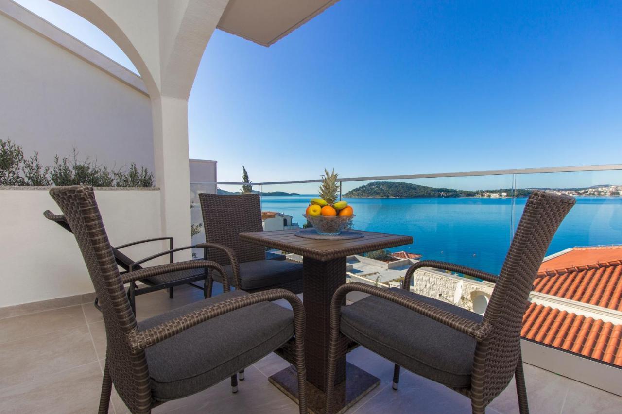 Apartmani Malis Ražanj Exteriör bild