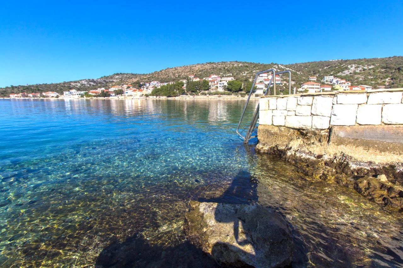Apartmani Malis Ražanj Exteriör bild