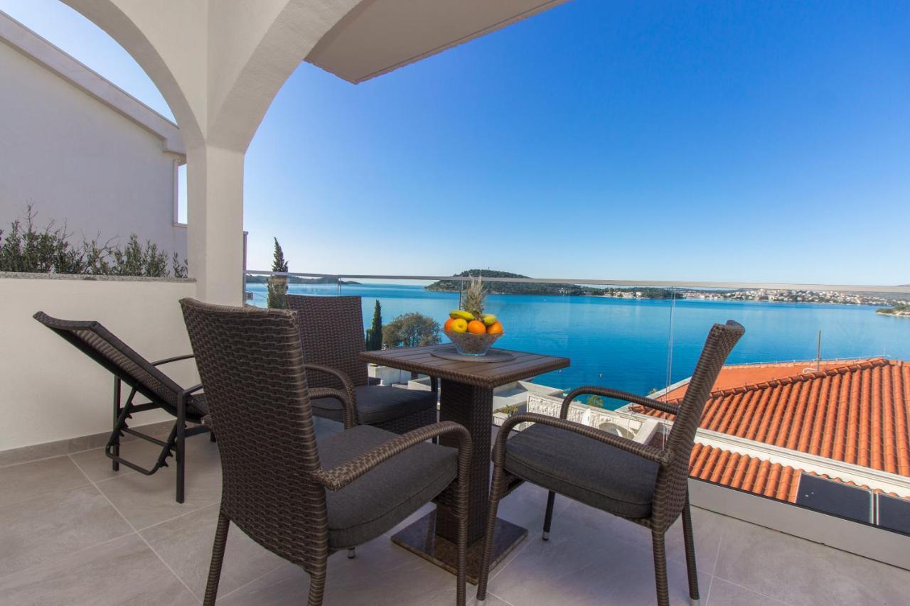 Apartmani Malis Ražanj Exteriör bild
