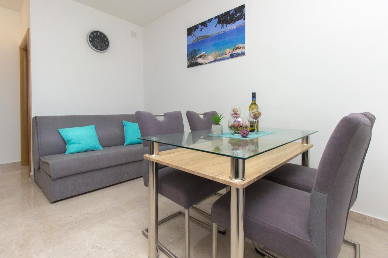 Apartmani Malis Ražanj Exteriör bild