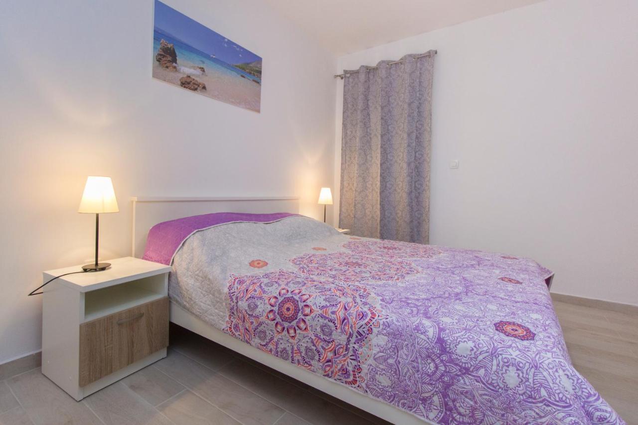 Apartmani Malis Ražanj Exteriör bild