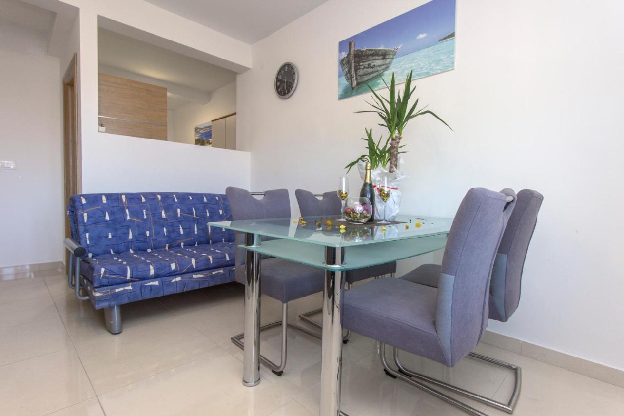 Apartmani Malis Ražanj Exteriör bild