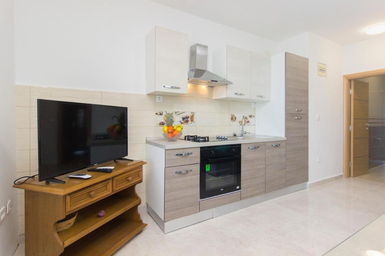 Apartmani Malis Ražanj Exteriör bild