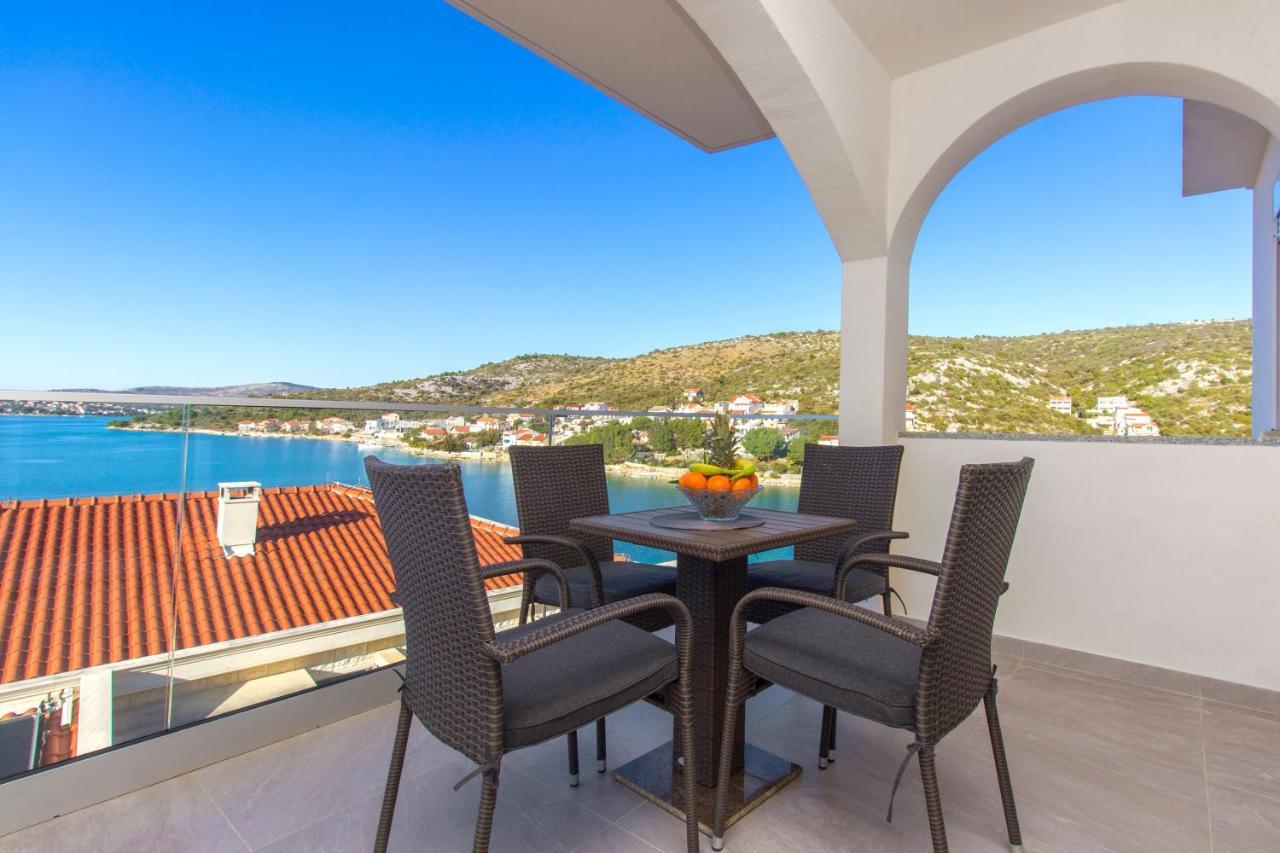 Apartmani Malis Ražanj Exteriör bild