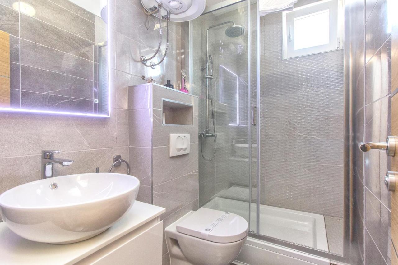 Apartmani Malis Ražanj Exteriör bild