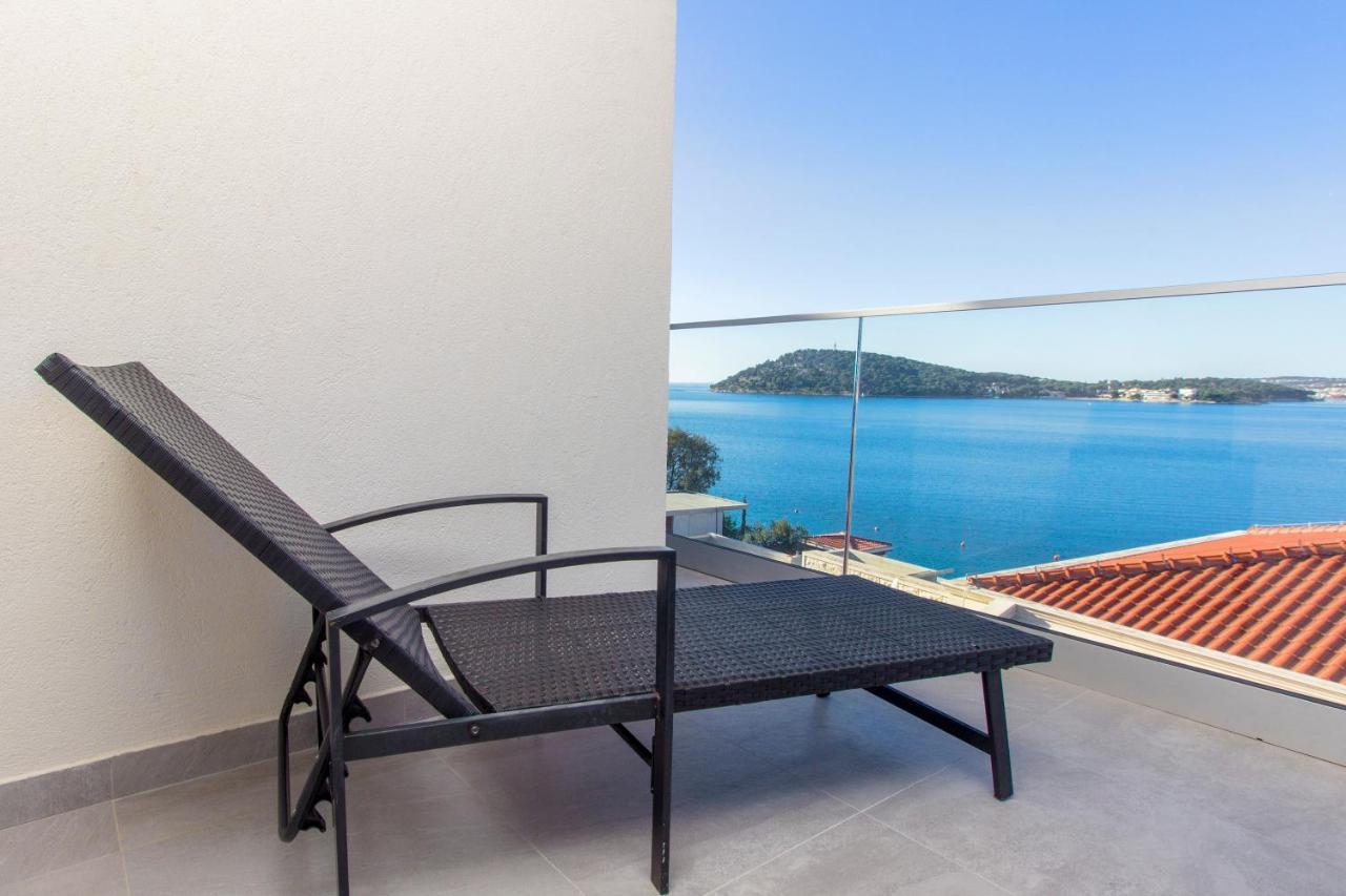 Apartmani Malis Ražanj Exteriör bild