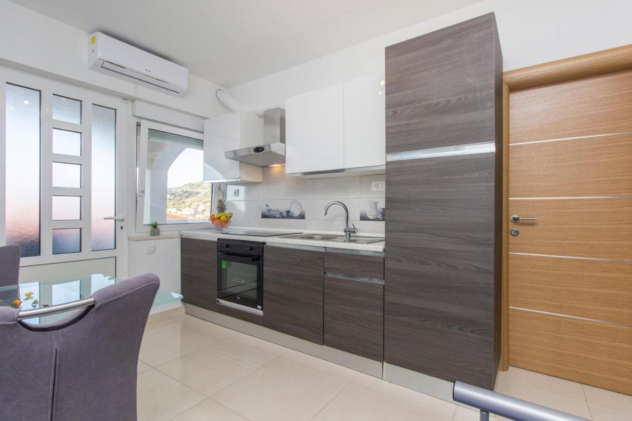 Apartmani Malis Ražanj Exteriör bild