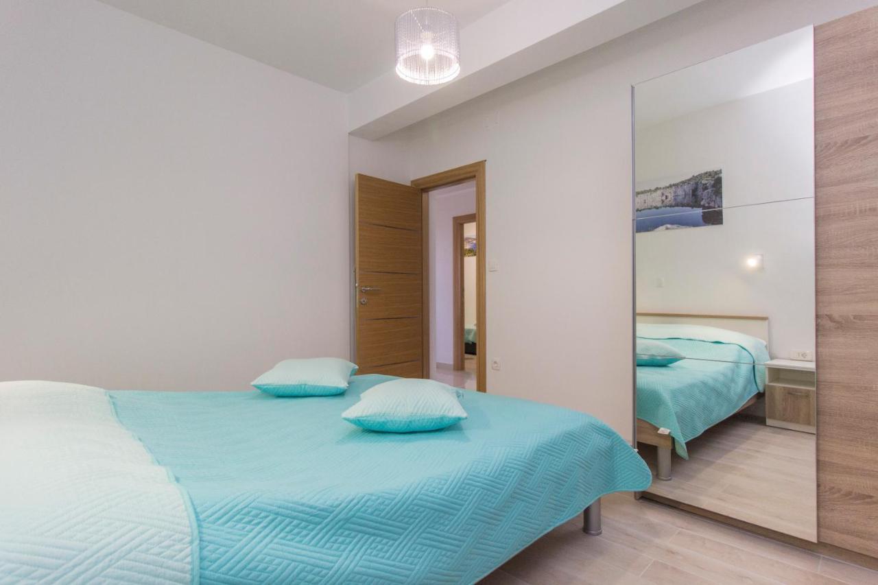 Apartmani Malis Ražanj Exteriör bild
